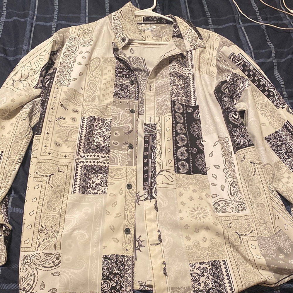 Black & White Bandanna Style Button Down XXL